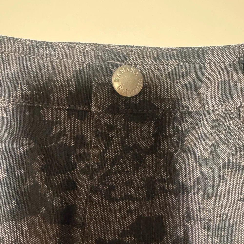 Banana Republic Black Floral jean Skirt - Picture 2 of 8